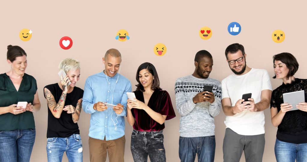 Emotikony, znaczenie emotikon – jak wykorzystać emotki w komunikacji social media?